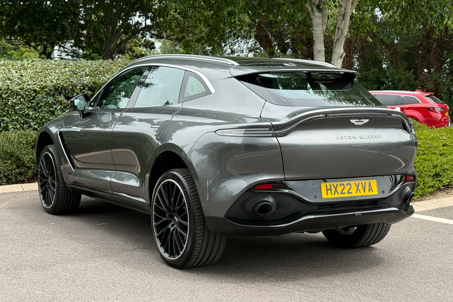 Aston Martin DBX thumbnail image number 26