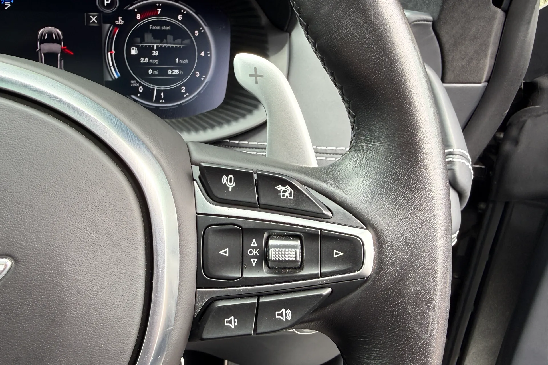 Aston Martin DBX thumbnail image number 65