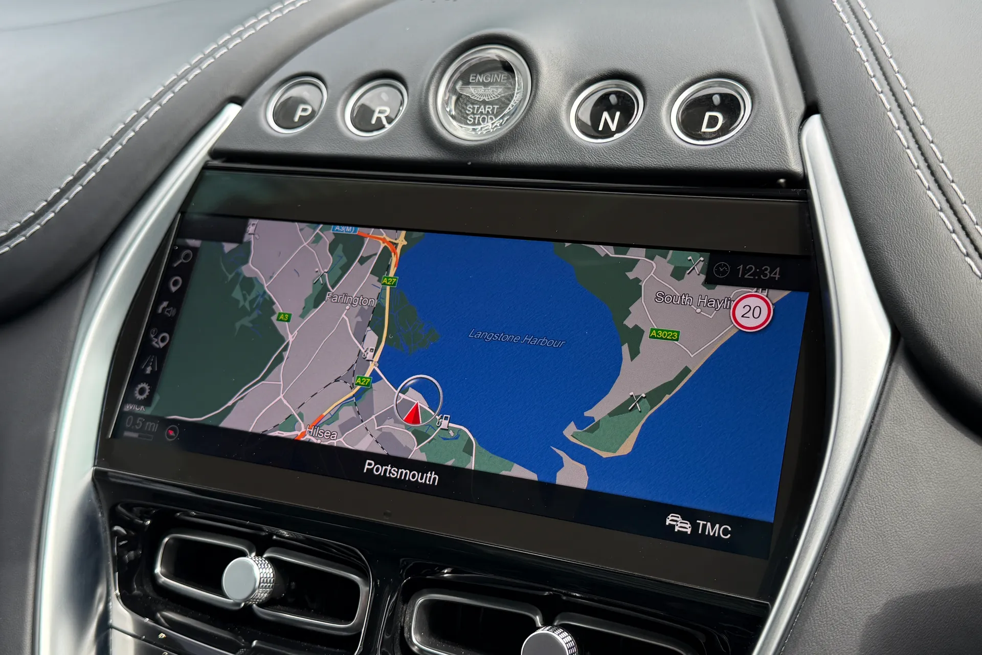 Aston Martin DBX thumbnail image number 5