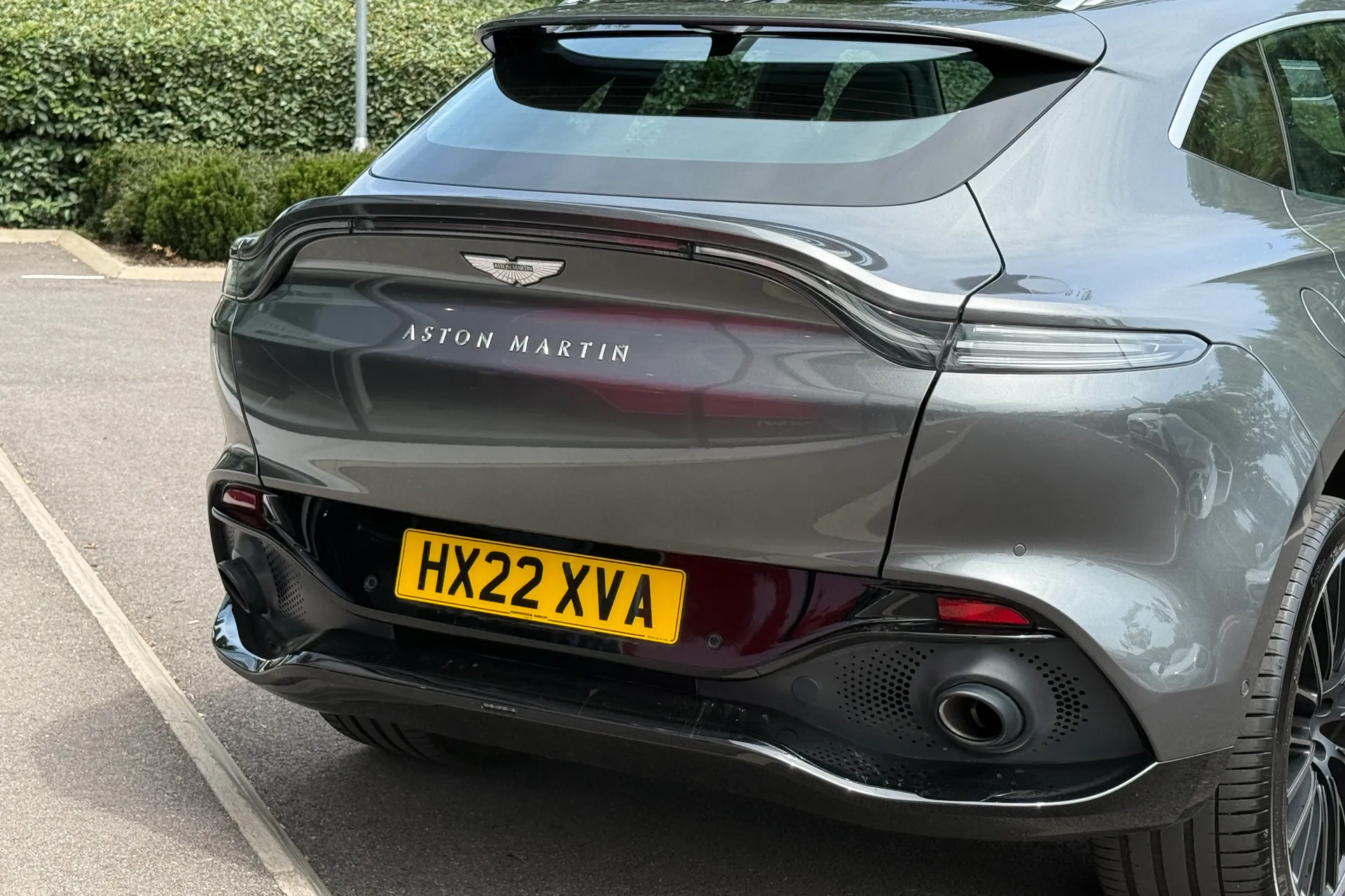 Aston Martin DBX thumbnail image number 48