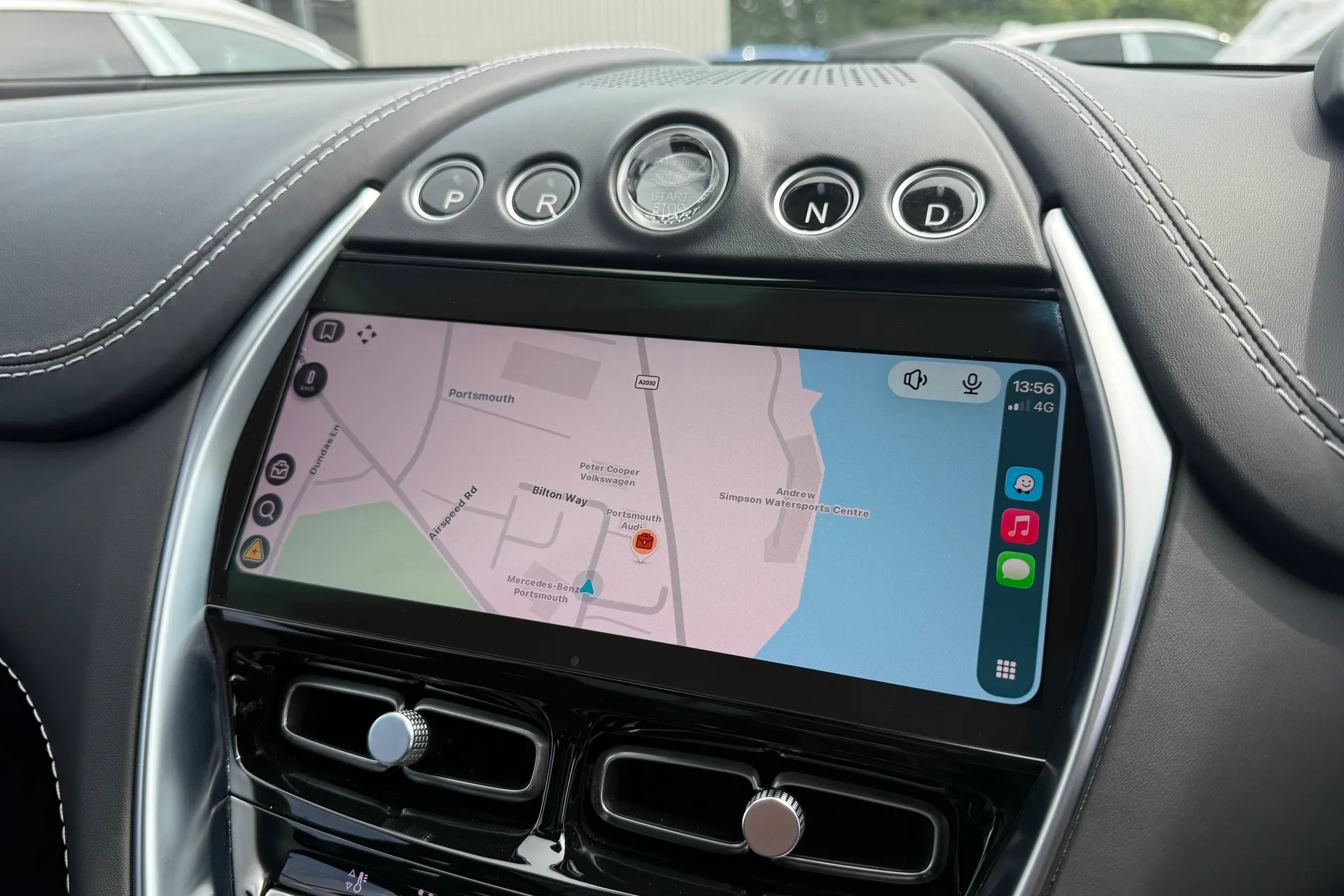 Aston Martin DBX thumbnail image number 12