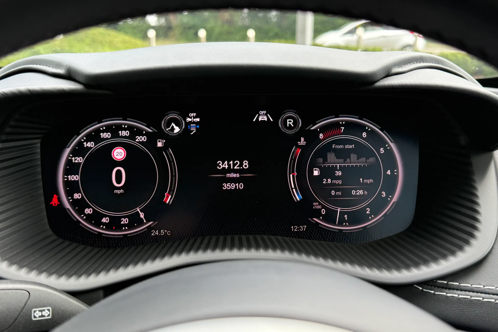 Aston Martin DBX thumbnail image number 40