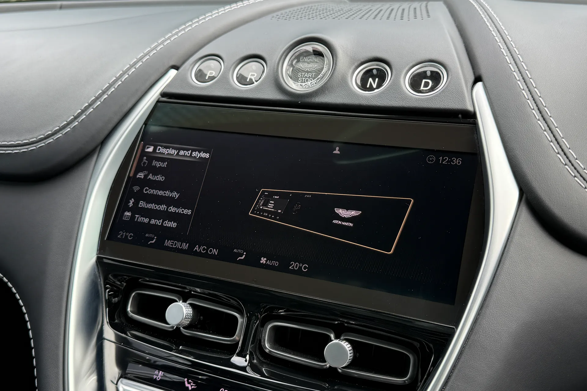 Aston Martin DBX thumbnail image number 27