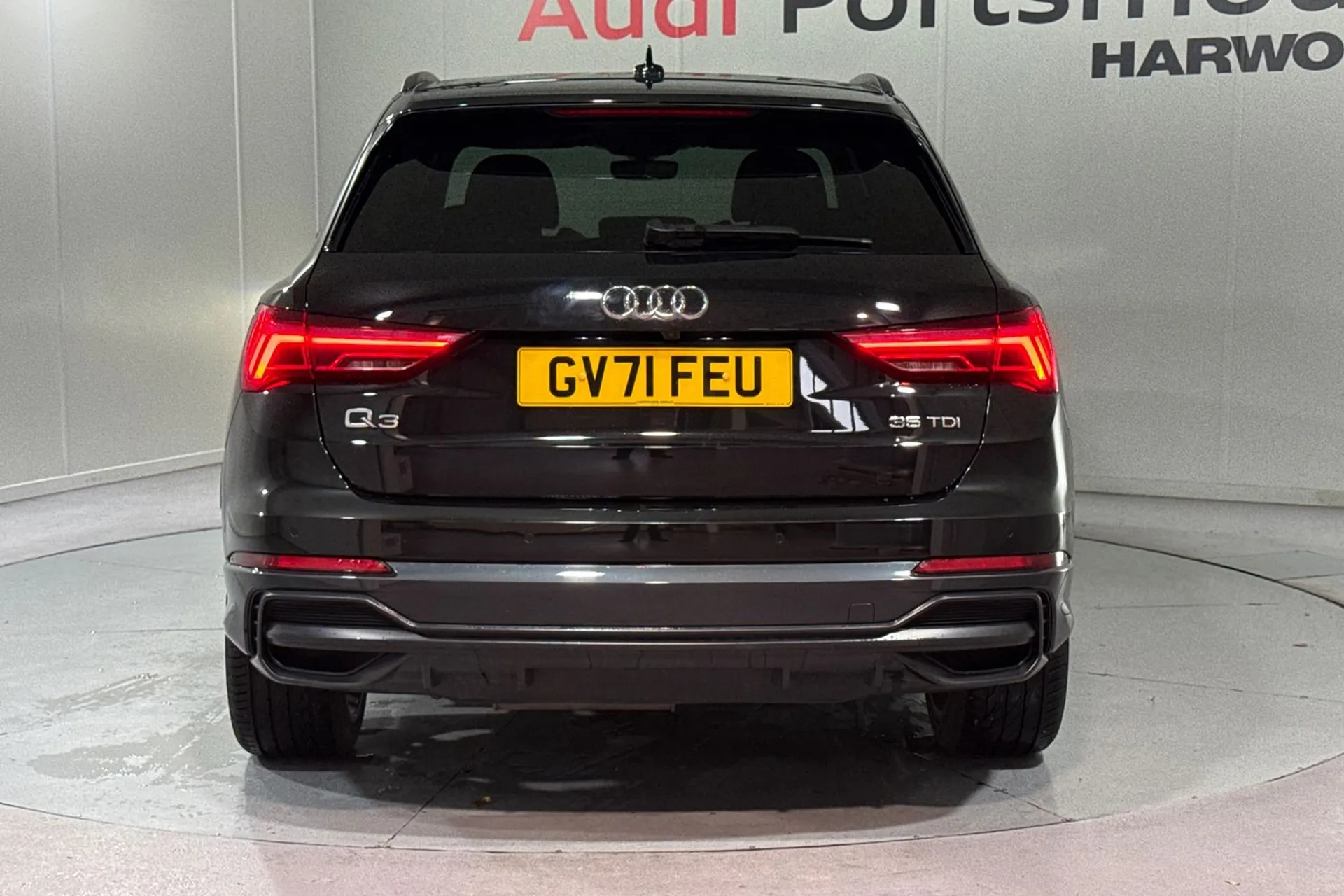 Audi Q3 thumbnail image number 9