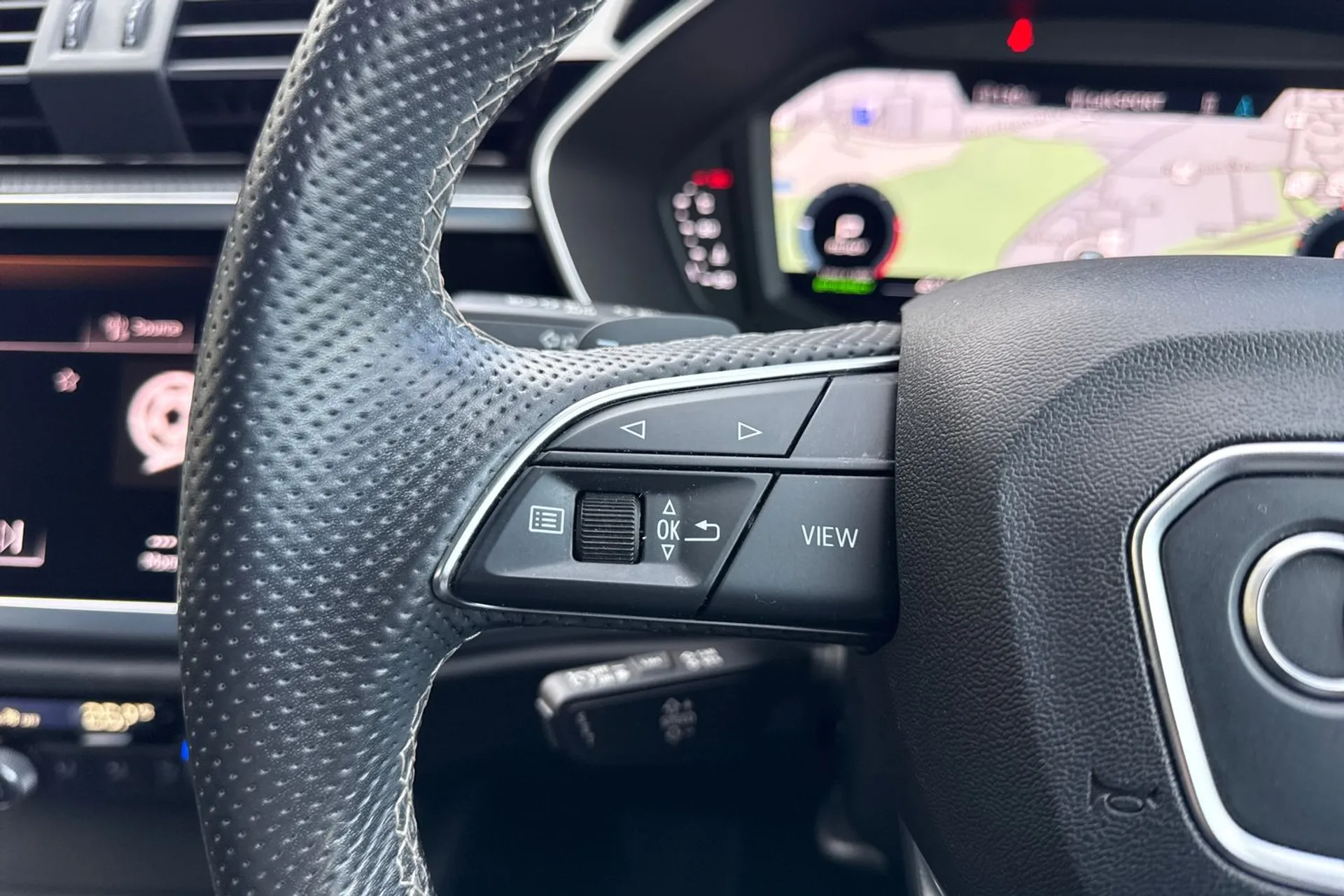 Audi Q3 thumbnail image number 46