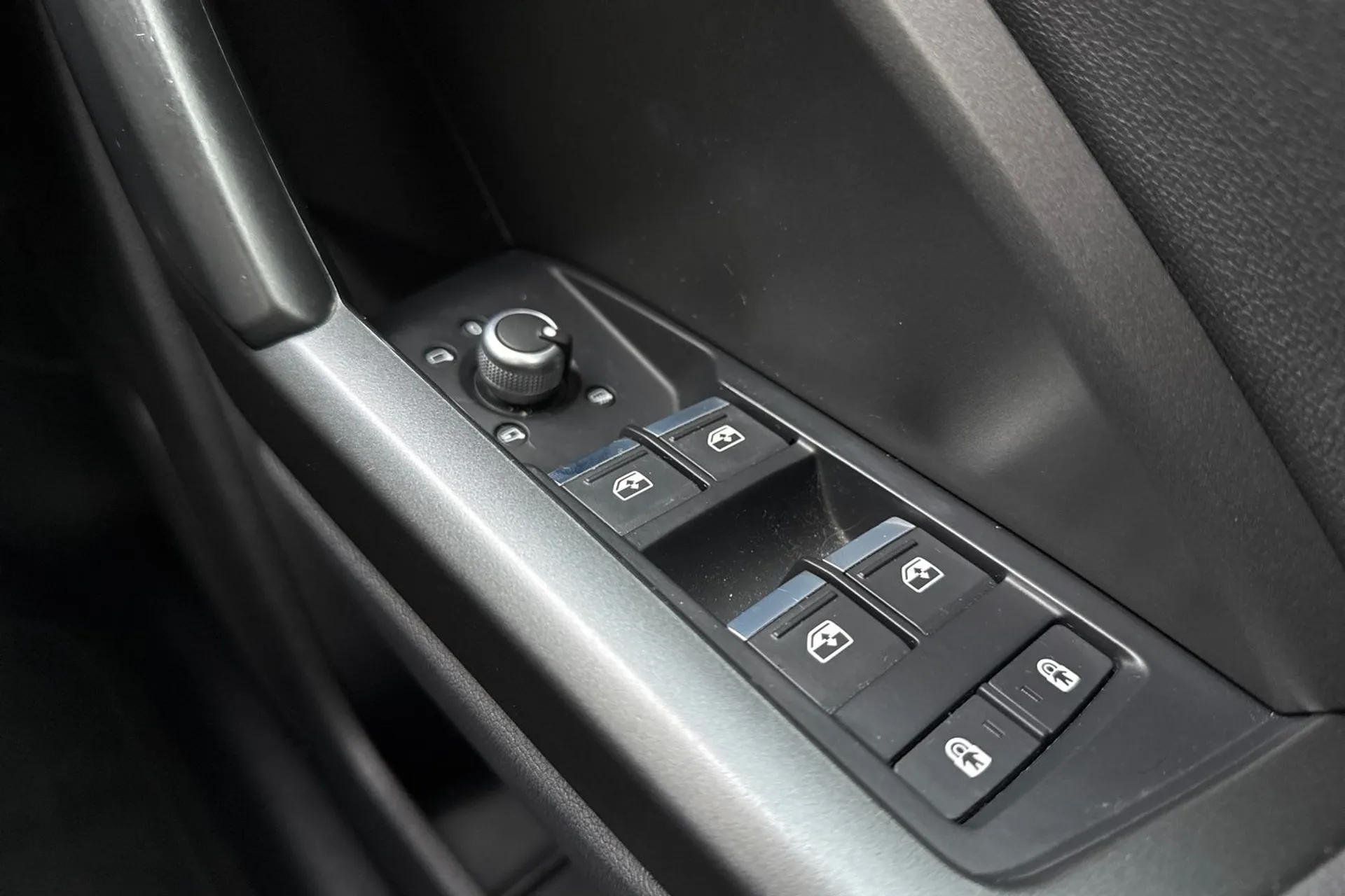 Audi Q3 thumbnail image number 48