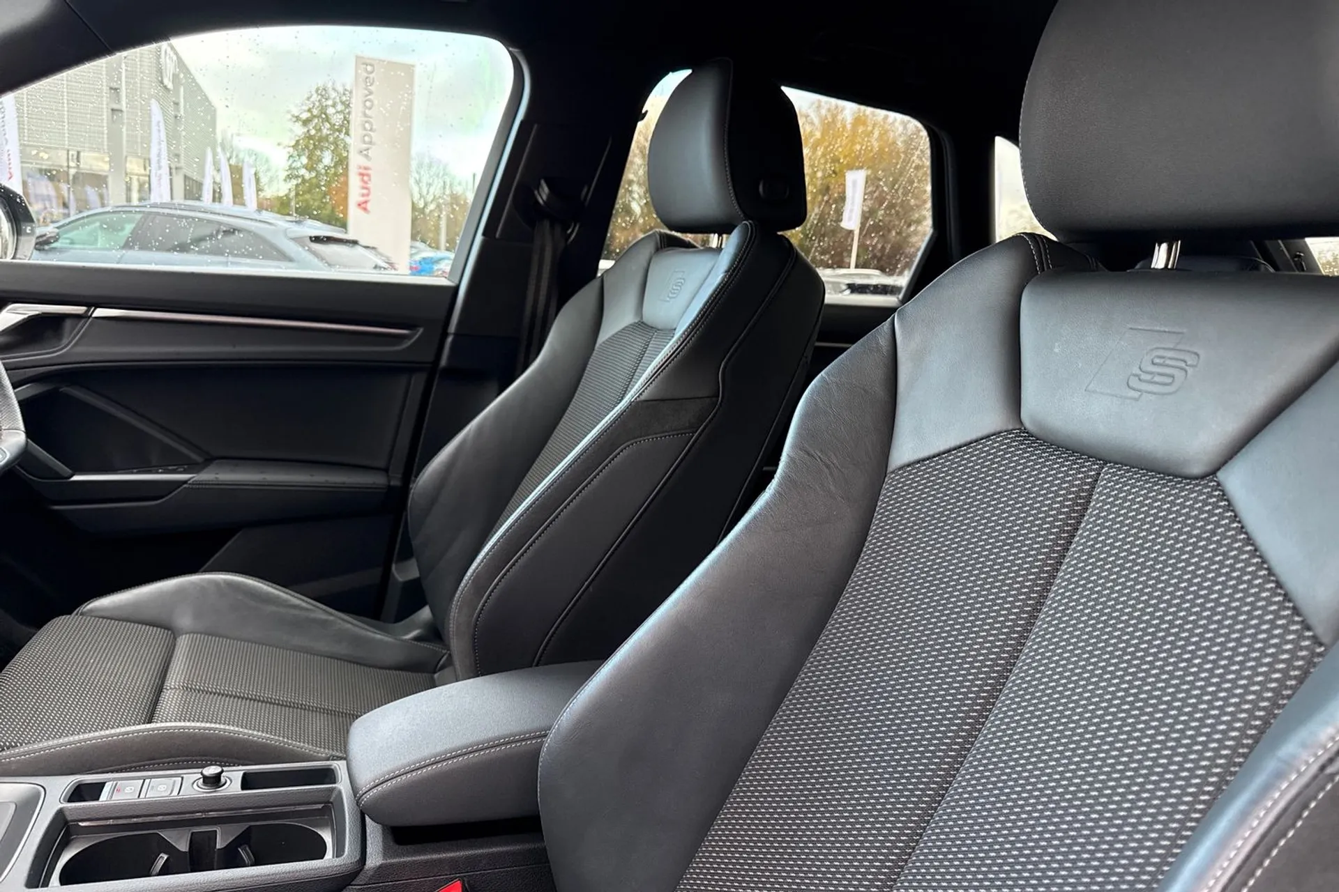 Audi Q3 thumbnail image number 39