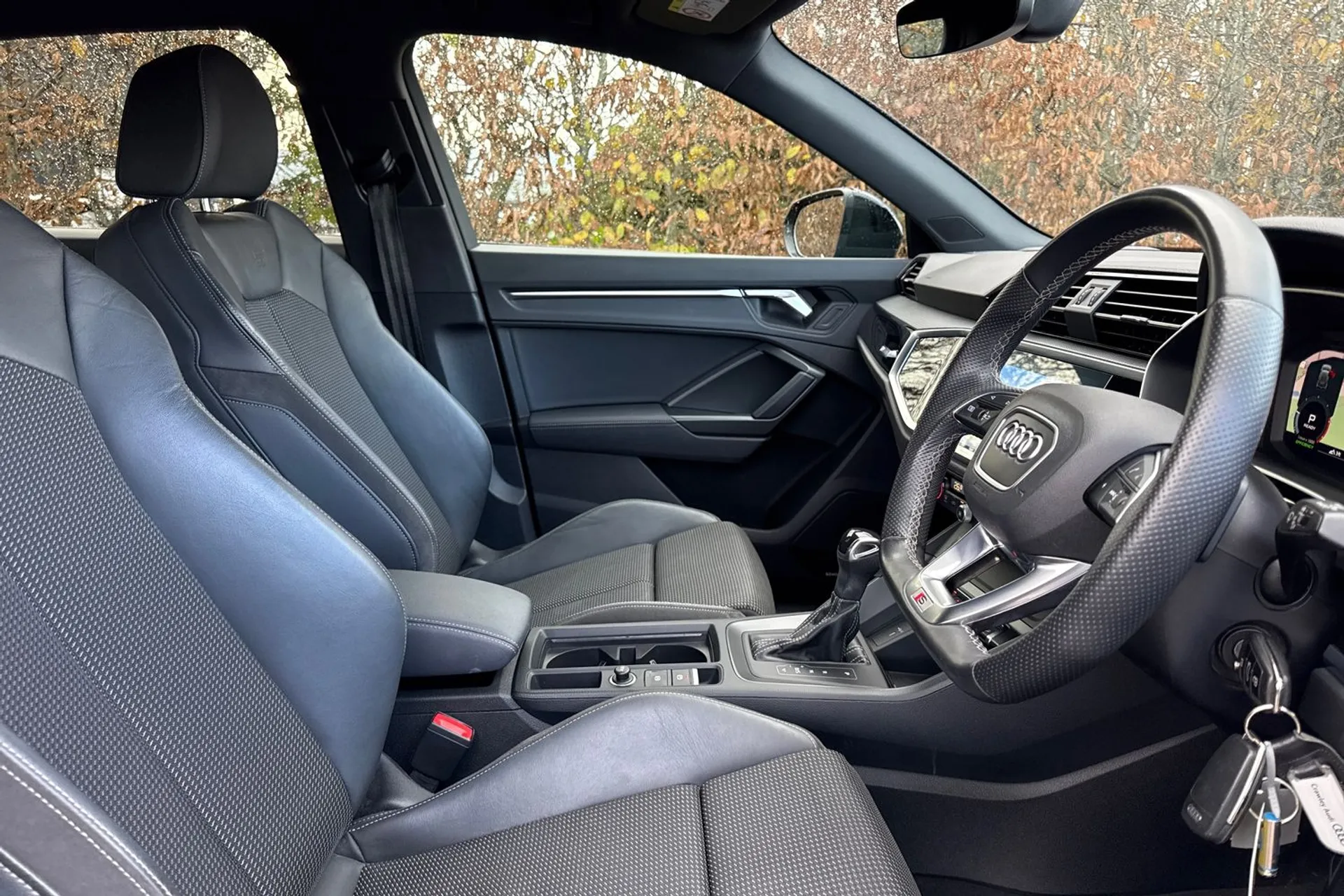 Audi Q3 thumbnail image number 33