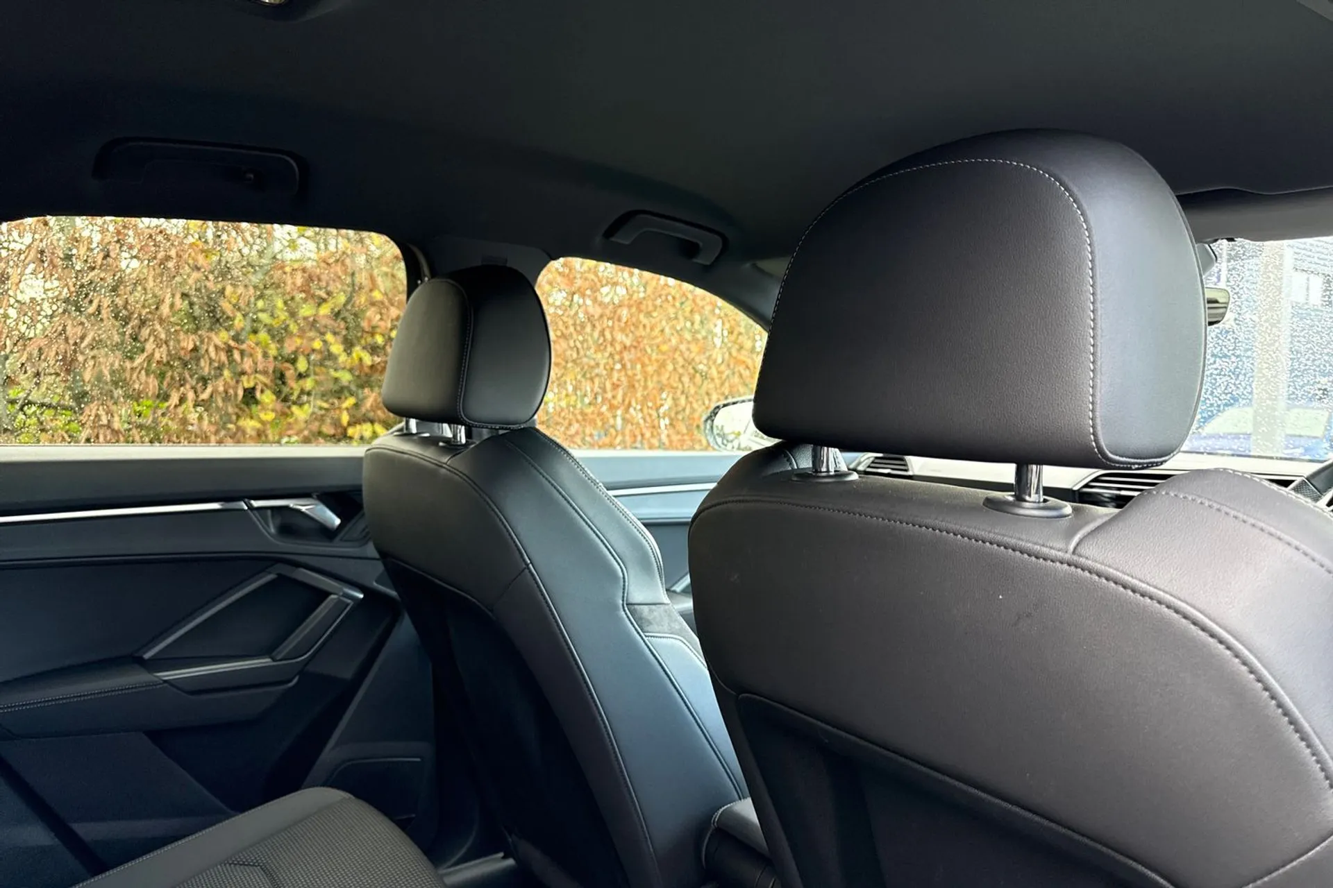 Audi Q3 thumbnail image number 31