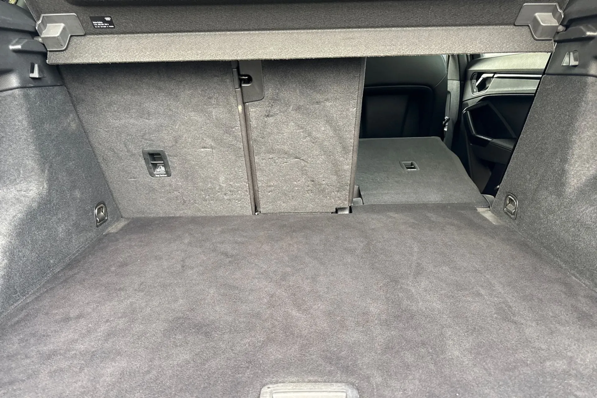 Audi Q3 thumbnail image number 26