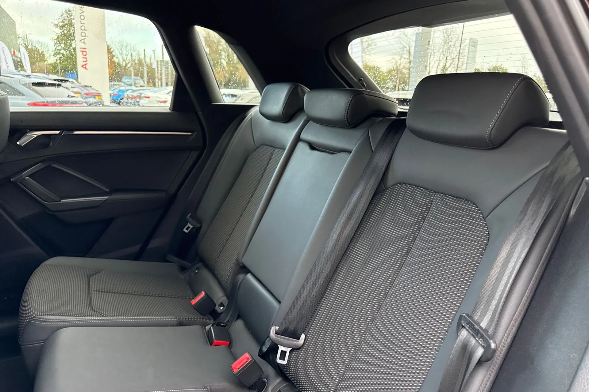 Audi Q3 thumbnail image number 41