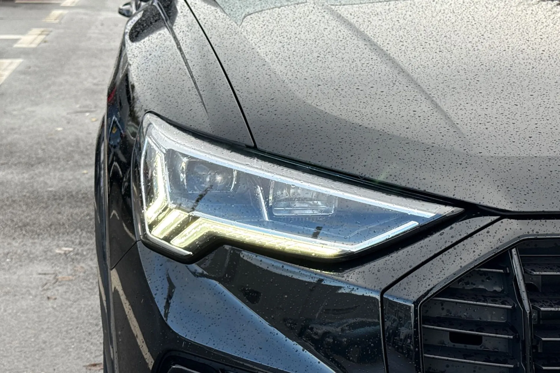 Audi Q3 thumbnail image number 10