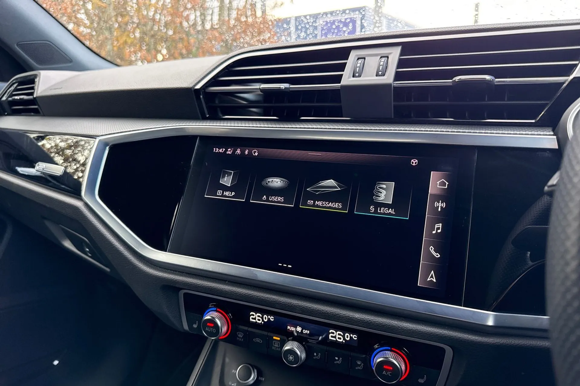 Audi Q3 thumbnail image number 38