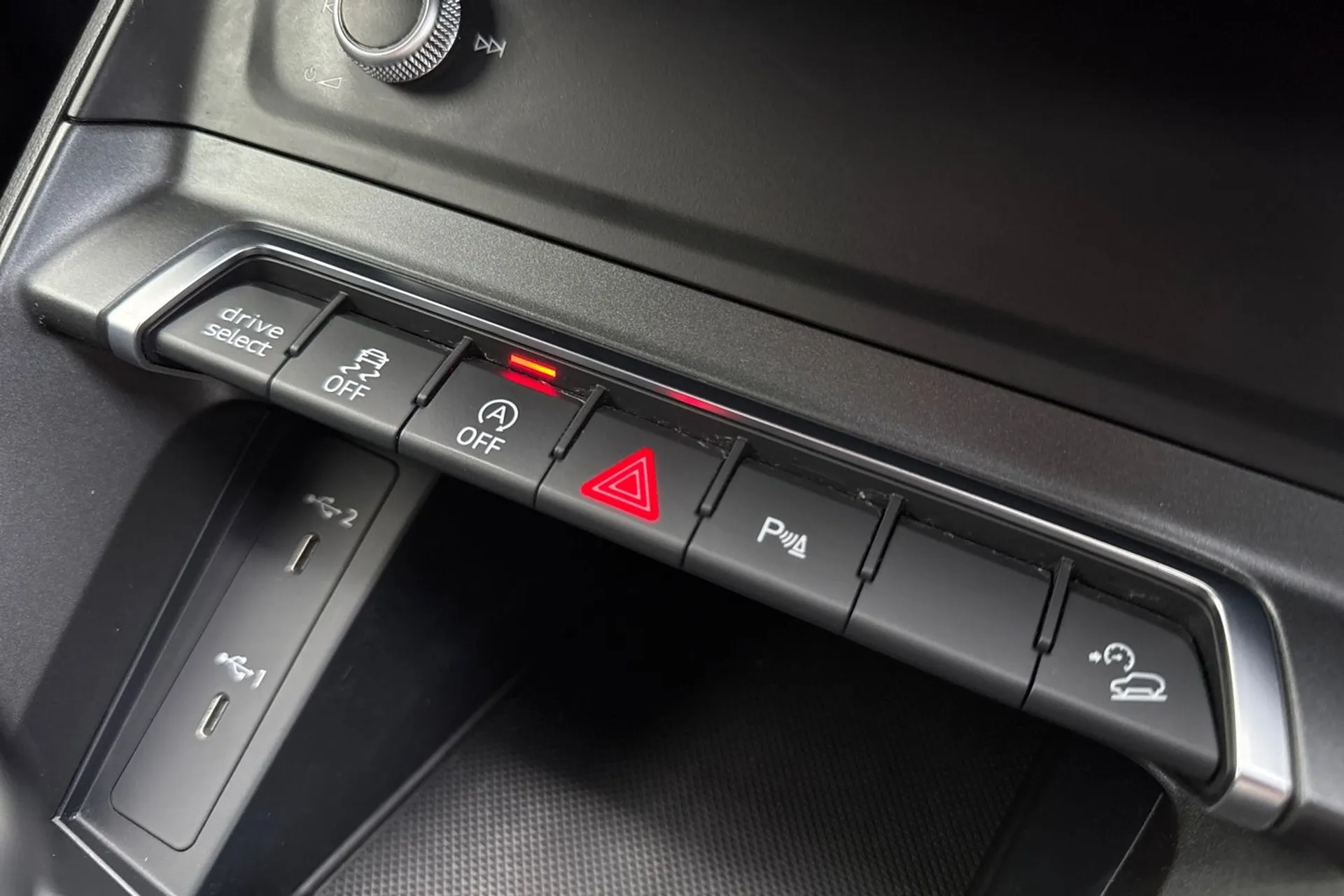 Audi Q3 thumbnail image number 34