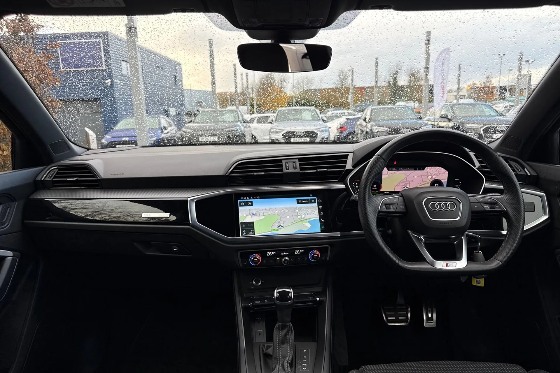 Audi Q3 thumbnail image number 3