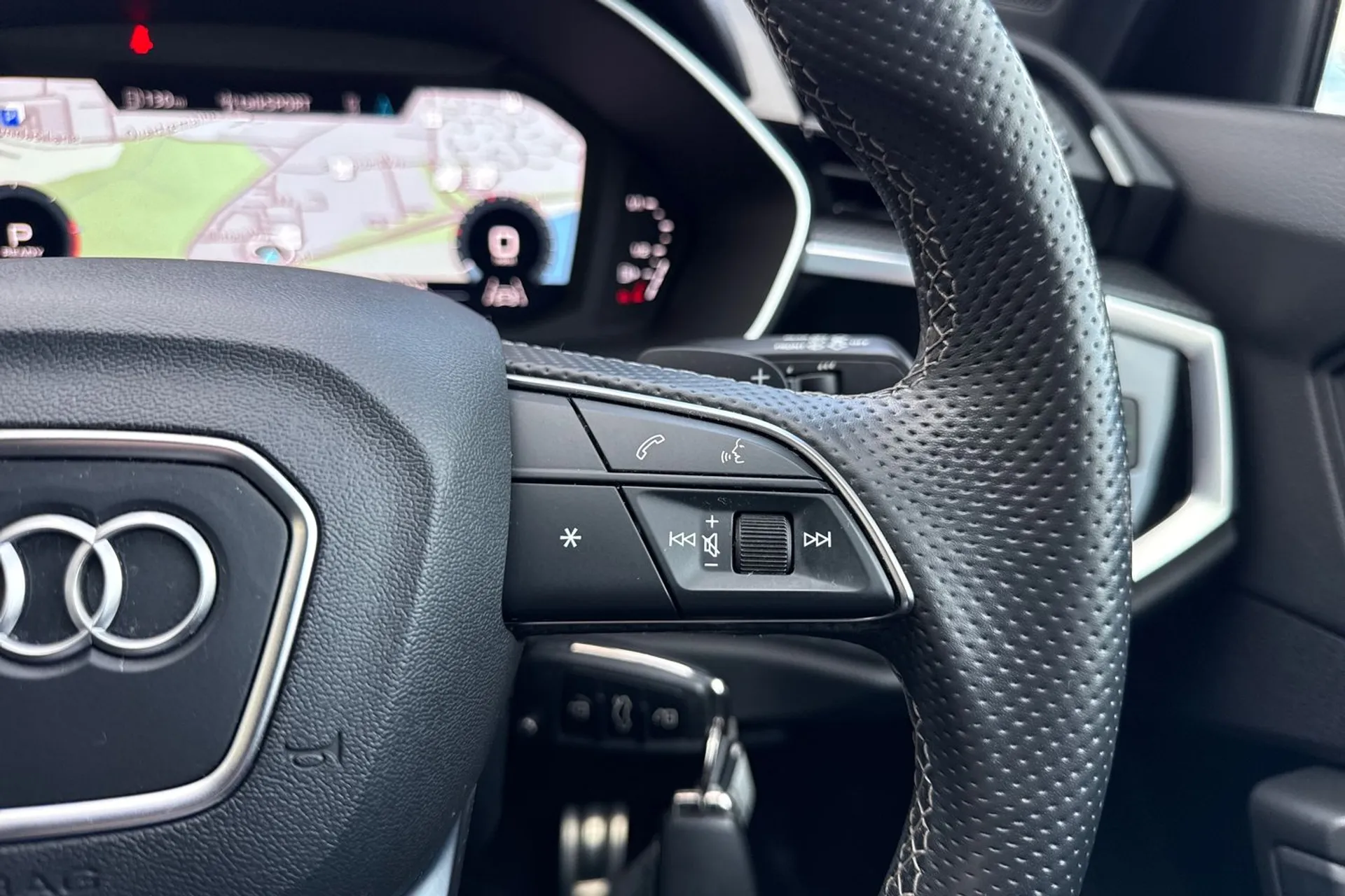 Audi Q3 thumbnail image number 47