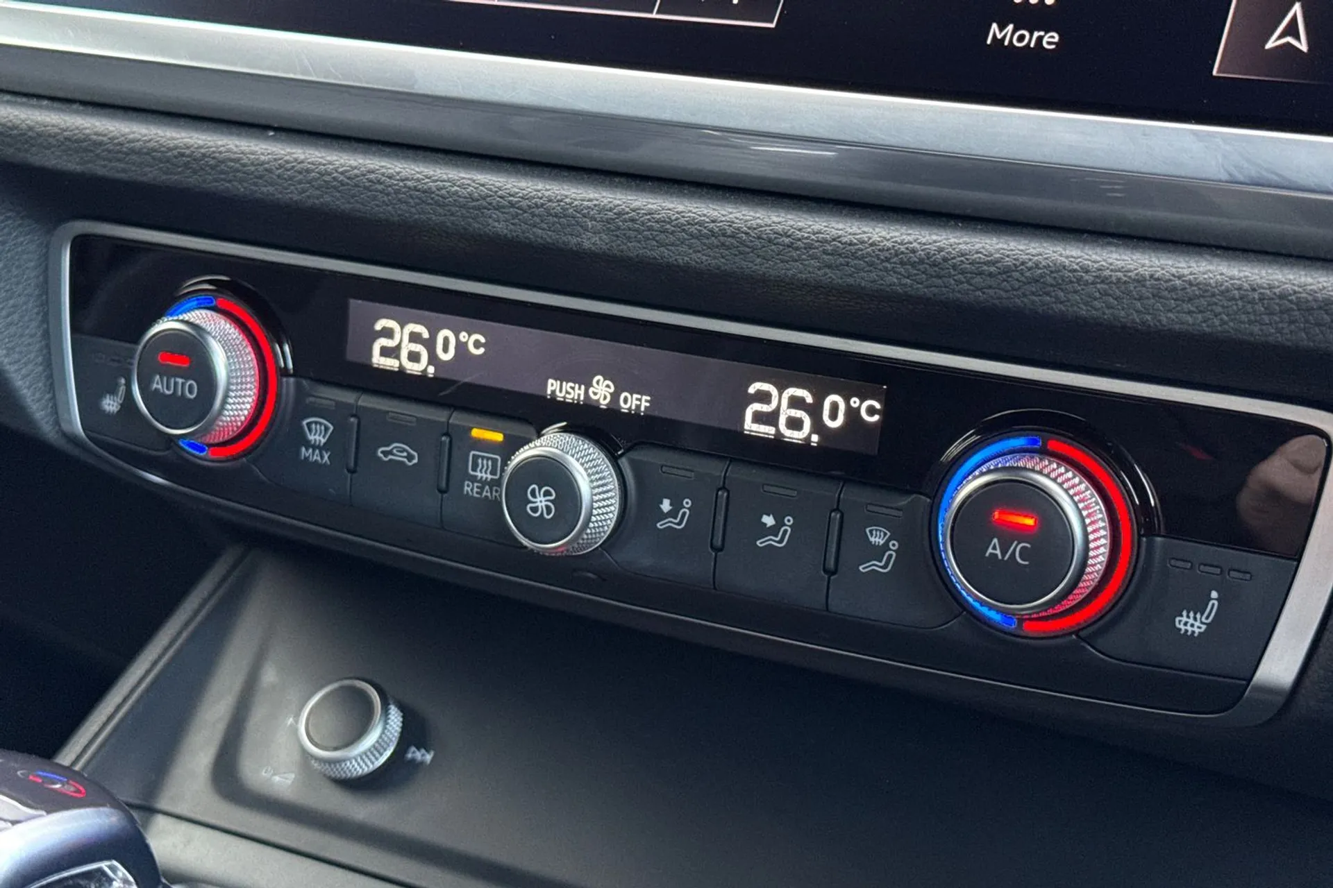 Audi Q3 thumbnail image number 36