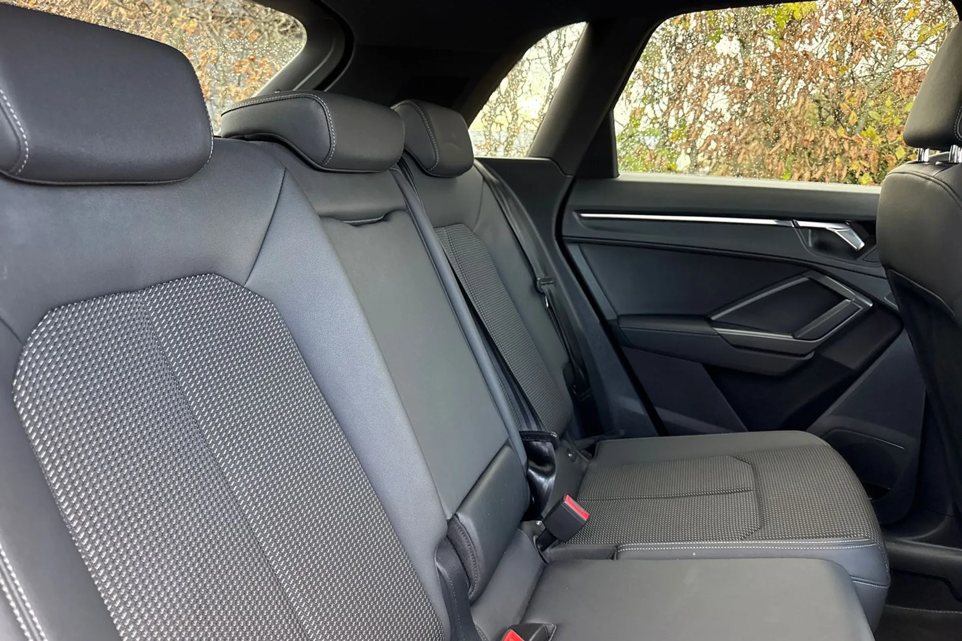 Audi Q3 thumbnail image number 28