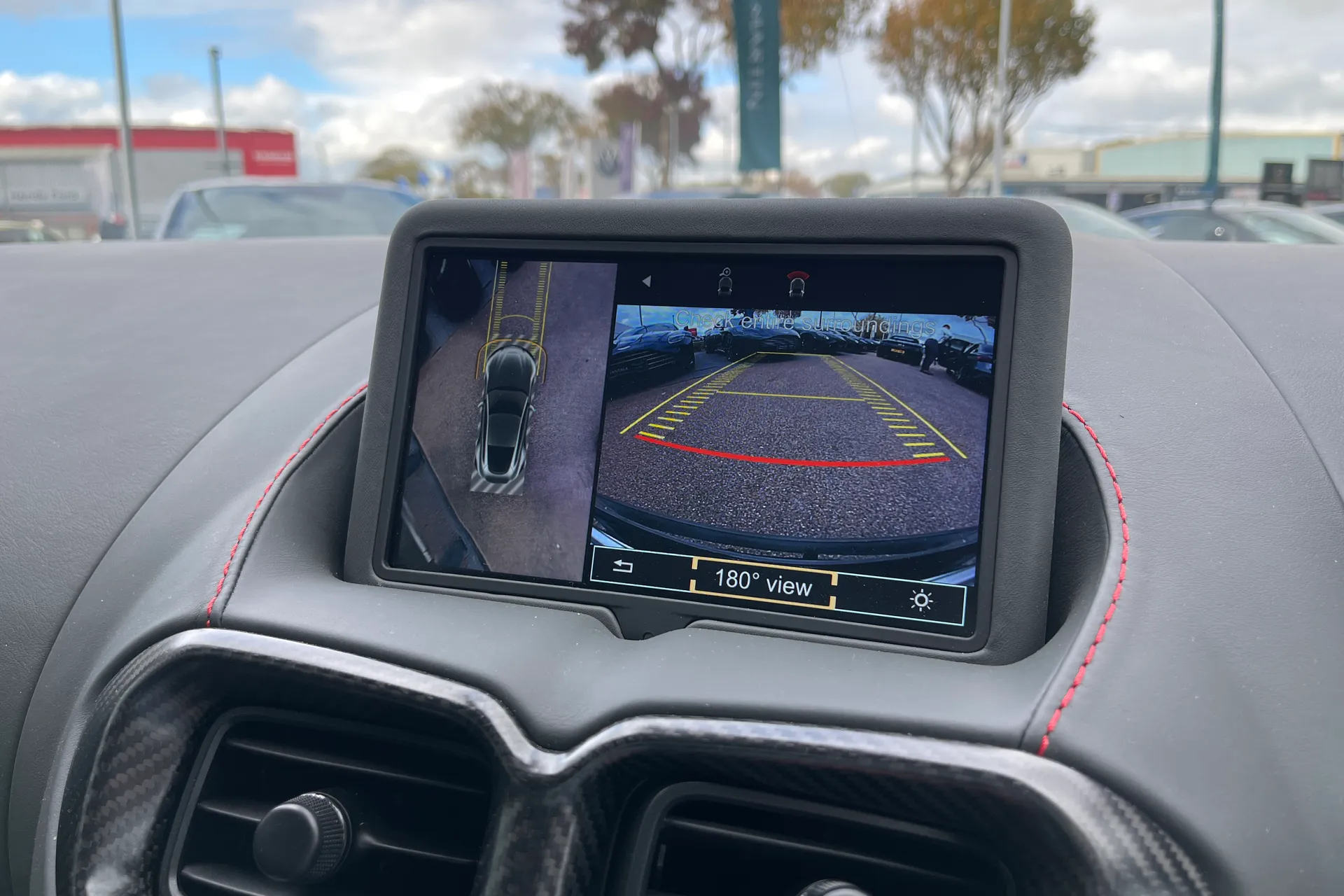 Aston Martin VANTAGE V12 AUTO thumbnail image number 56