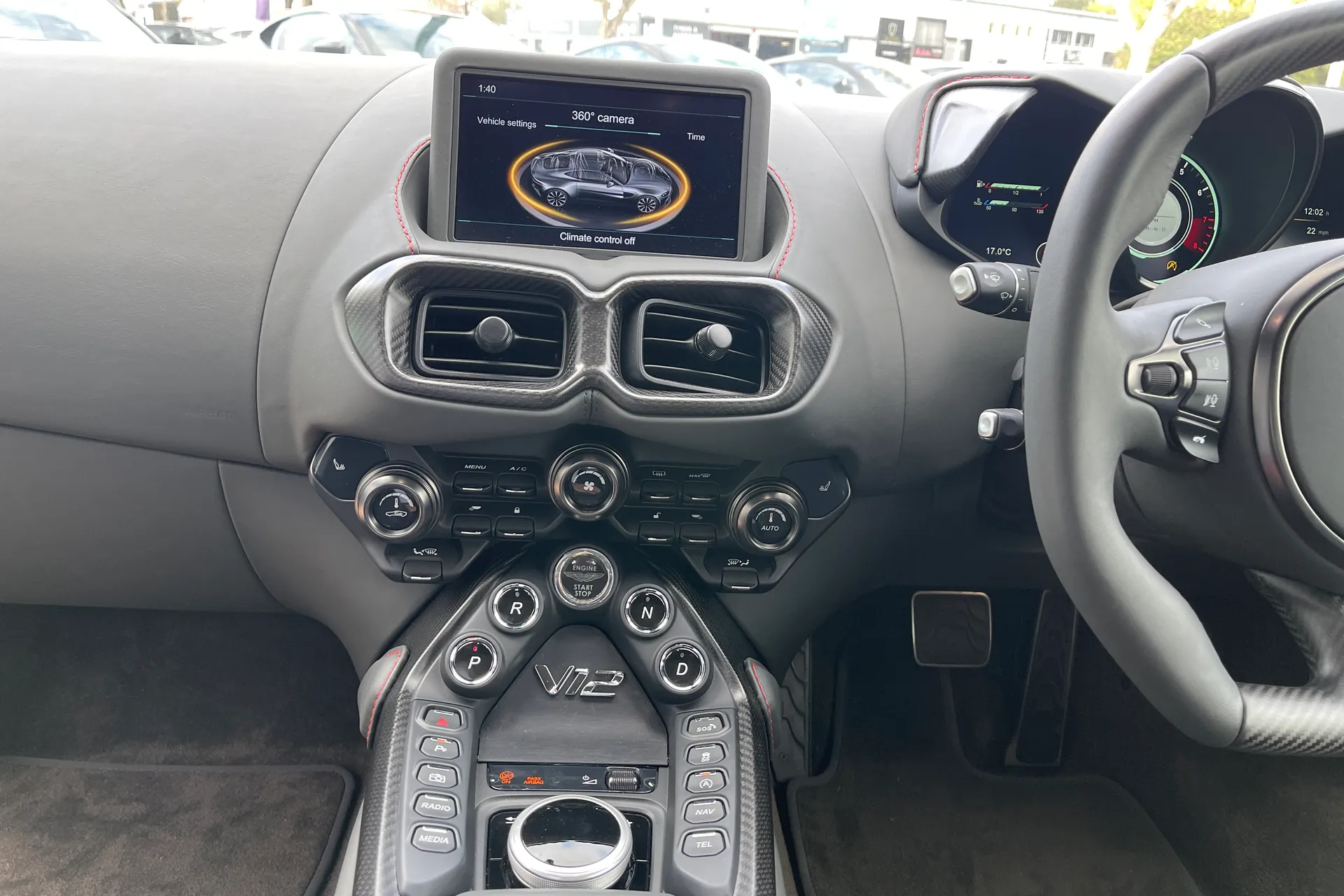 Aston Martin VANTAGE V12 AUTO thumbnail image number 10