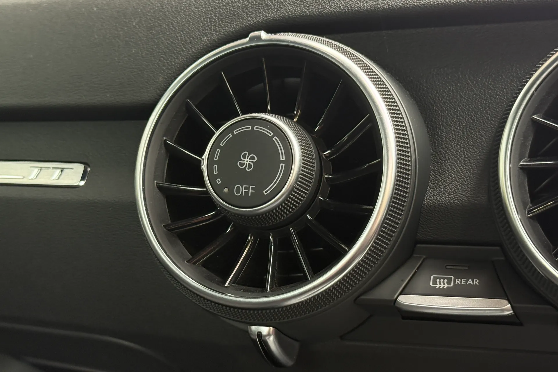 Audi TT thumbnail image number 61