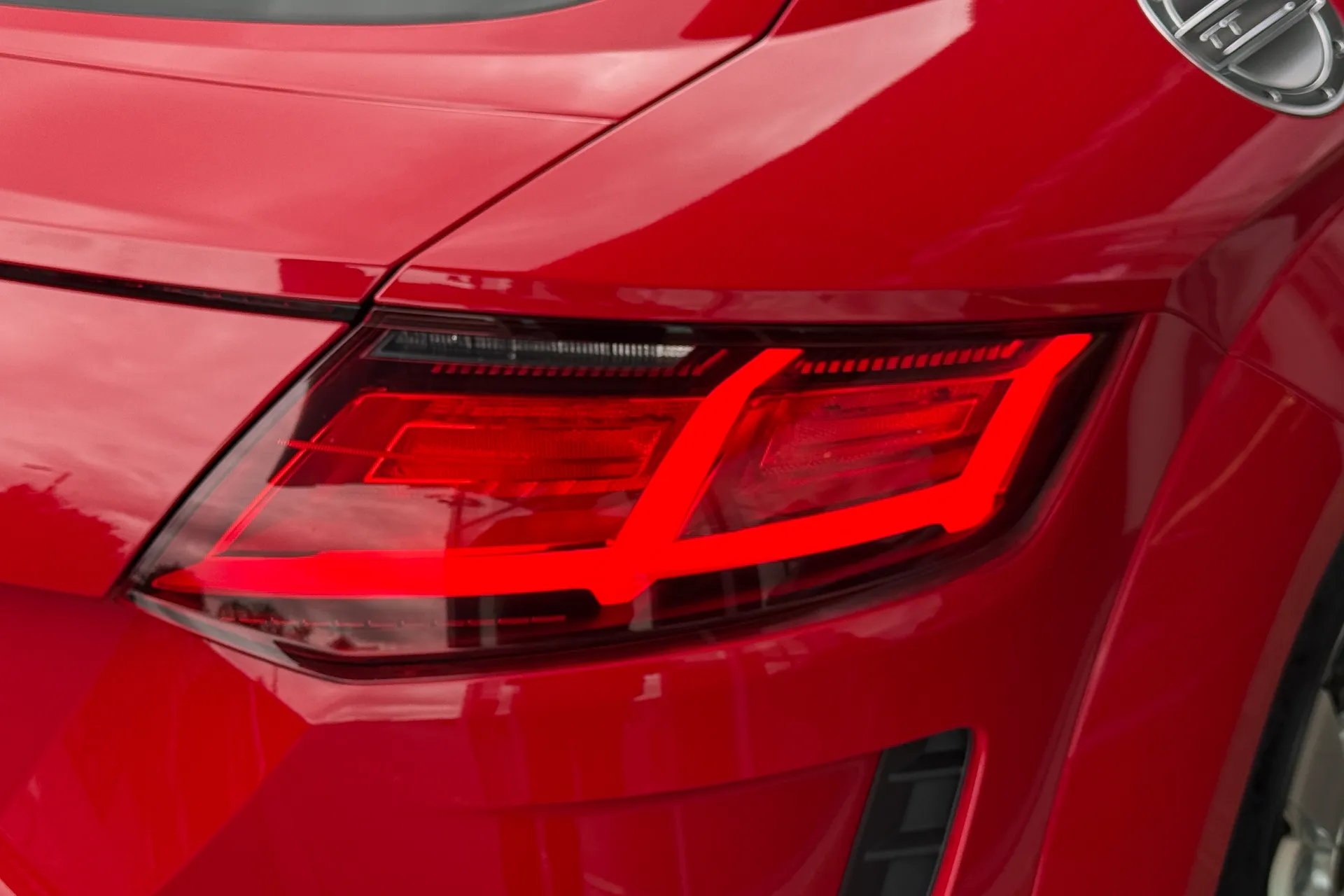 Audi TT thumbnail image number 40