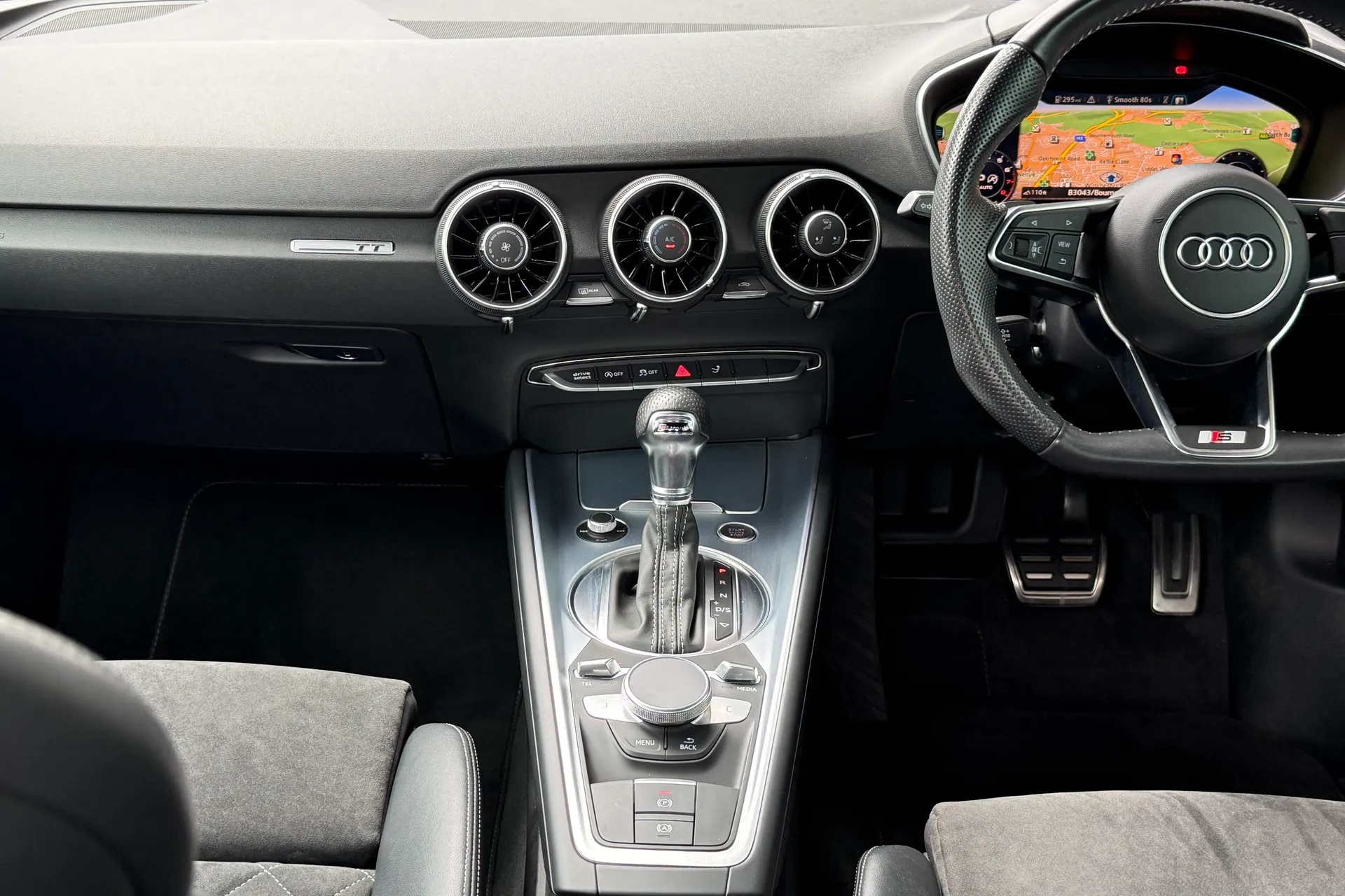 Audi TT thumbnail image number 44