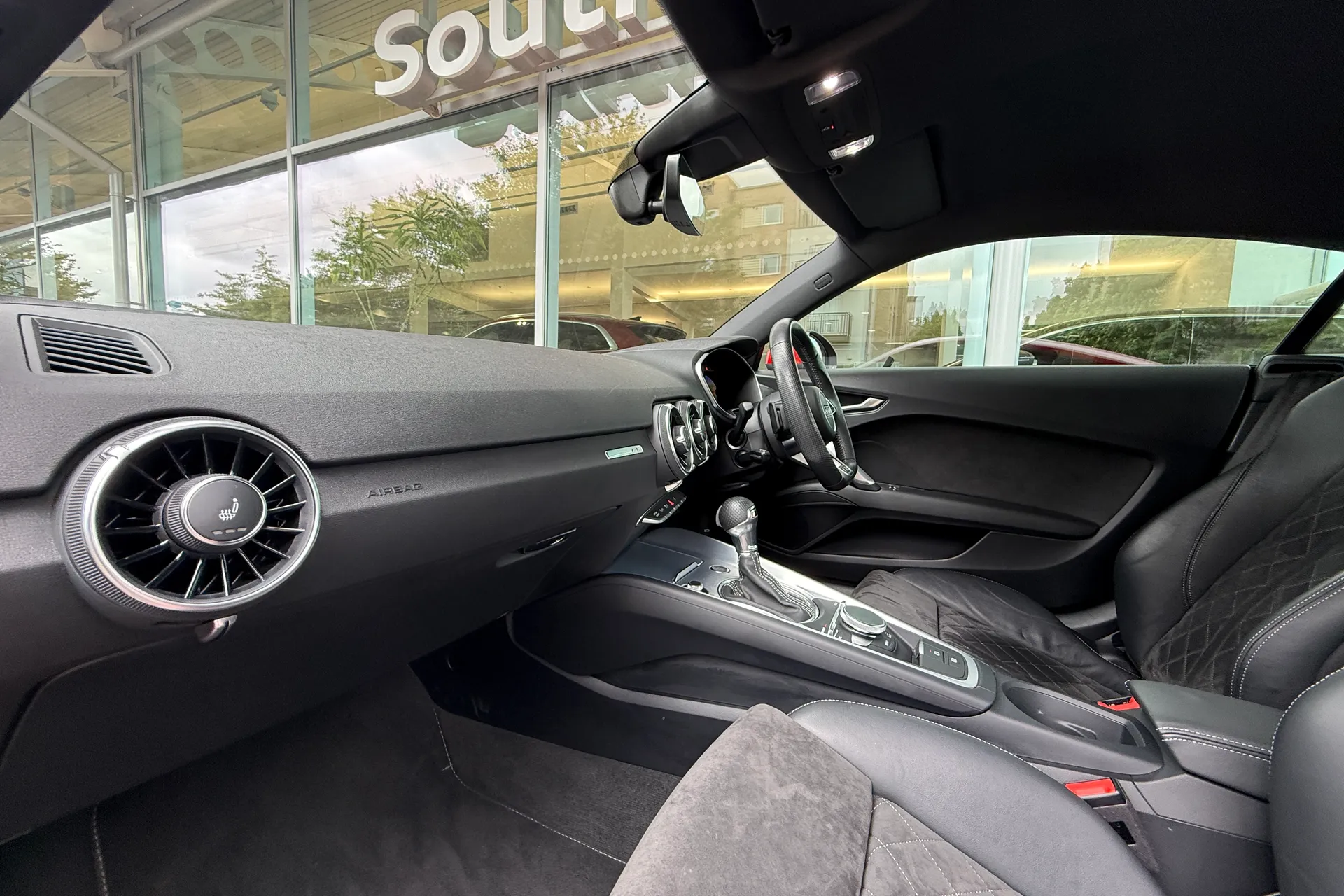 Audi TT thumbnail image number 6