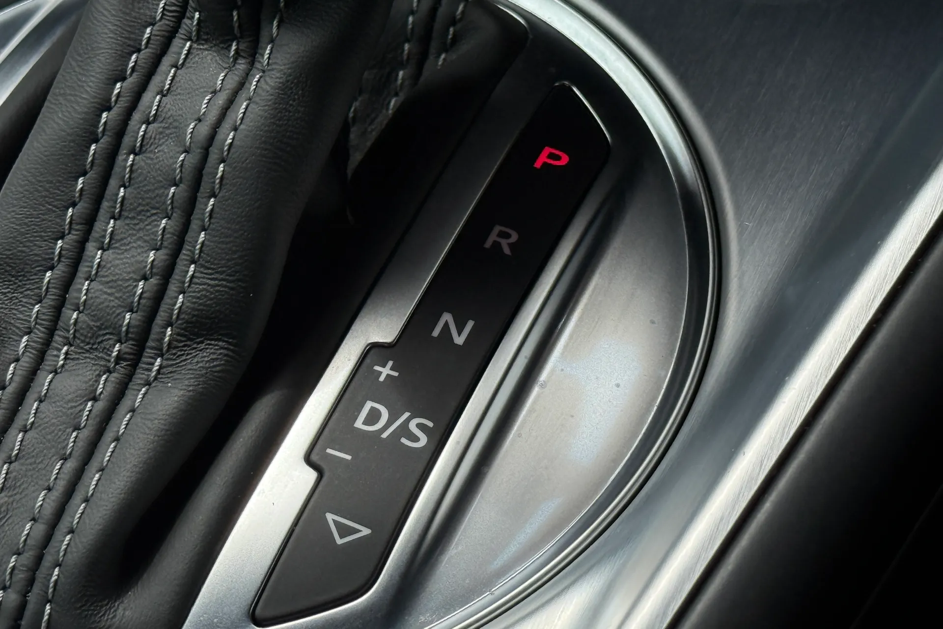 Audi TT thumbnail image number 22