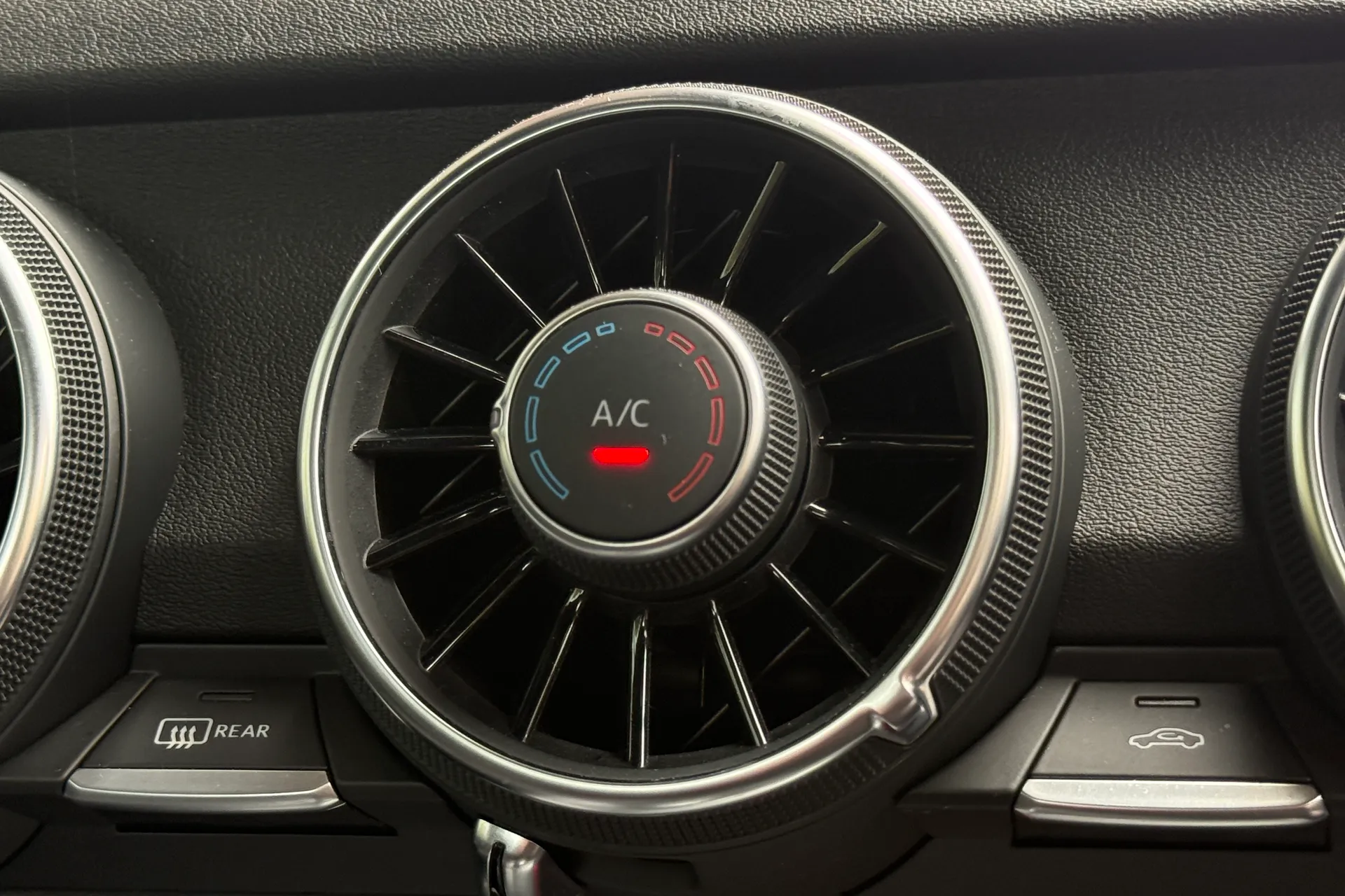 Audi TT thumbnail image number 62