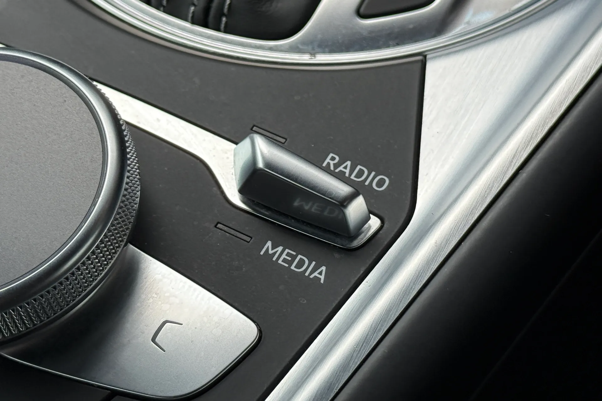 Audi TT thumbnail image number 27