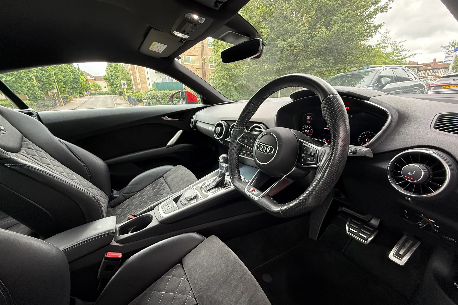 Audi TT thumbnail image number 9