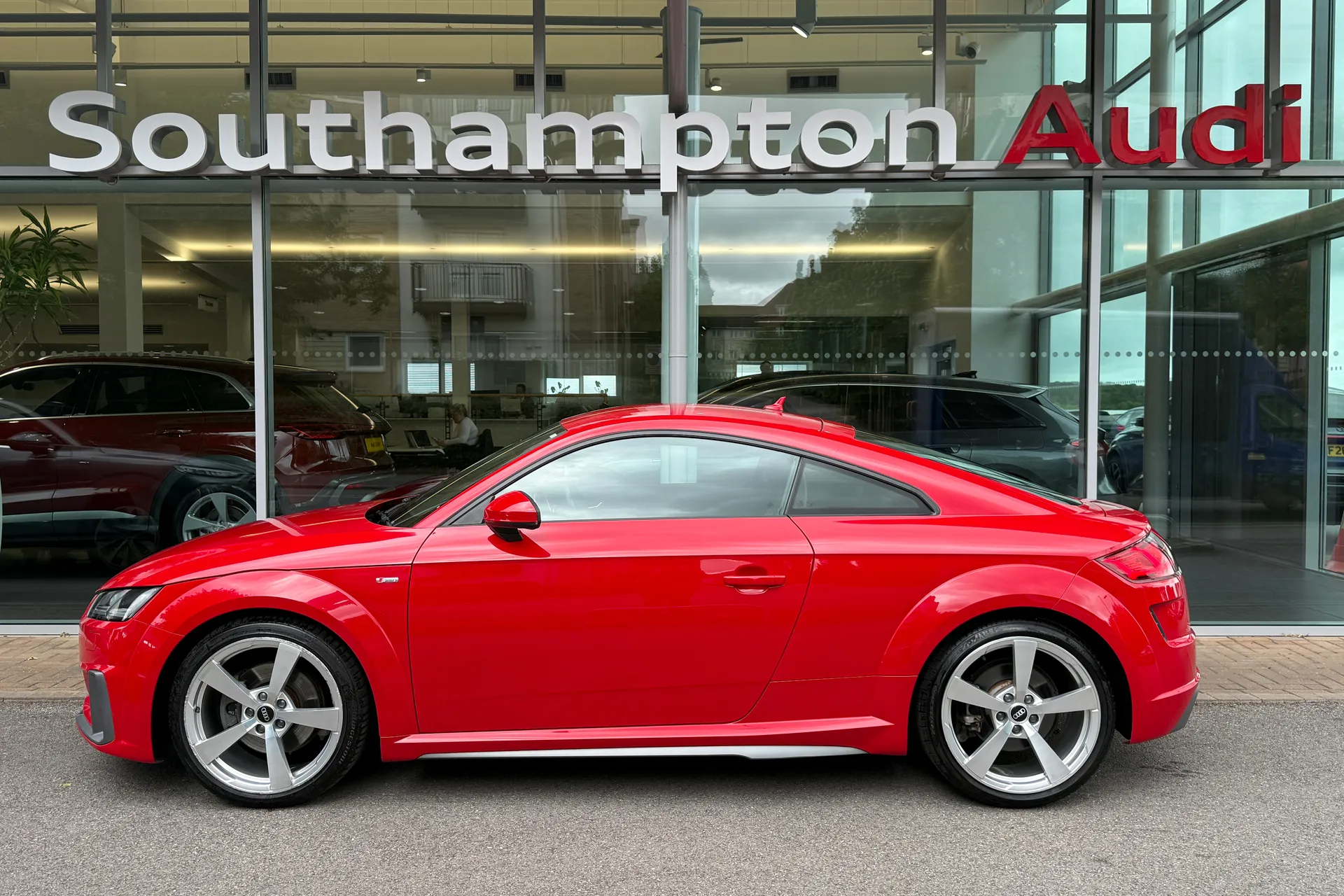 Audi TT thumbnail image number 49
