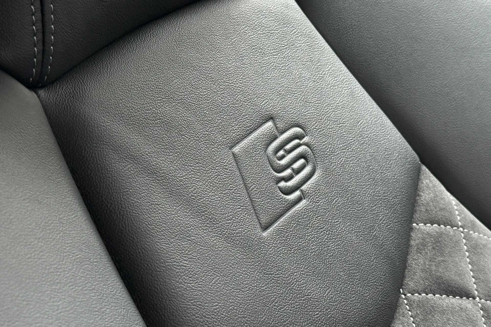 Audi TT thumbnail image number 33