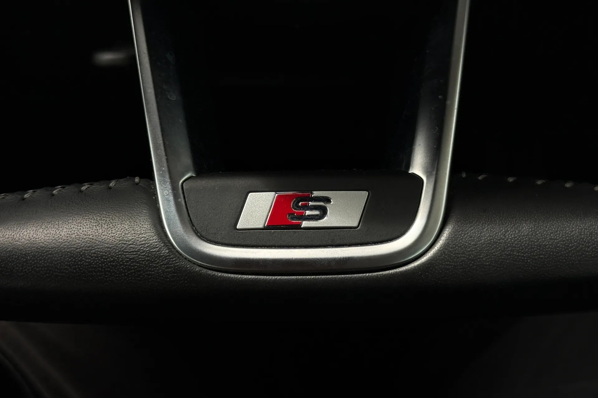 Audi TT thumbnail image number 15