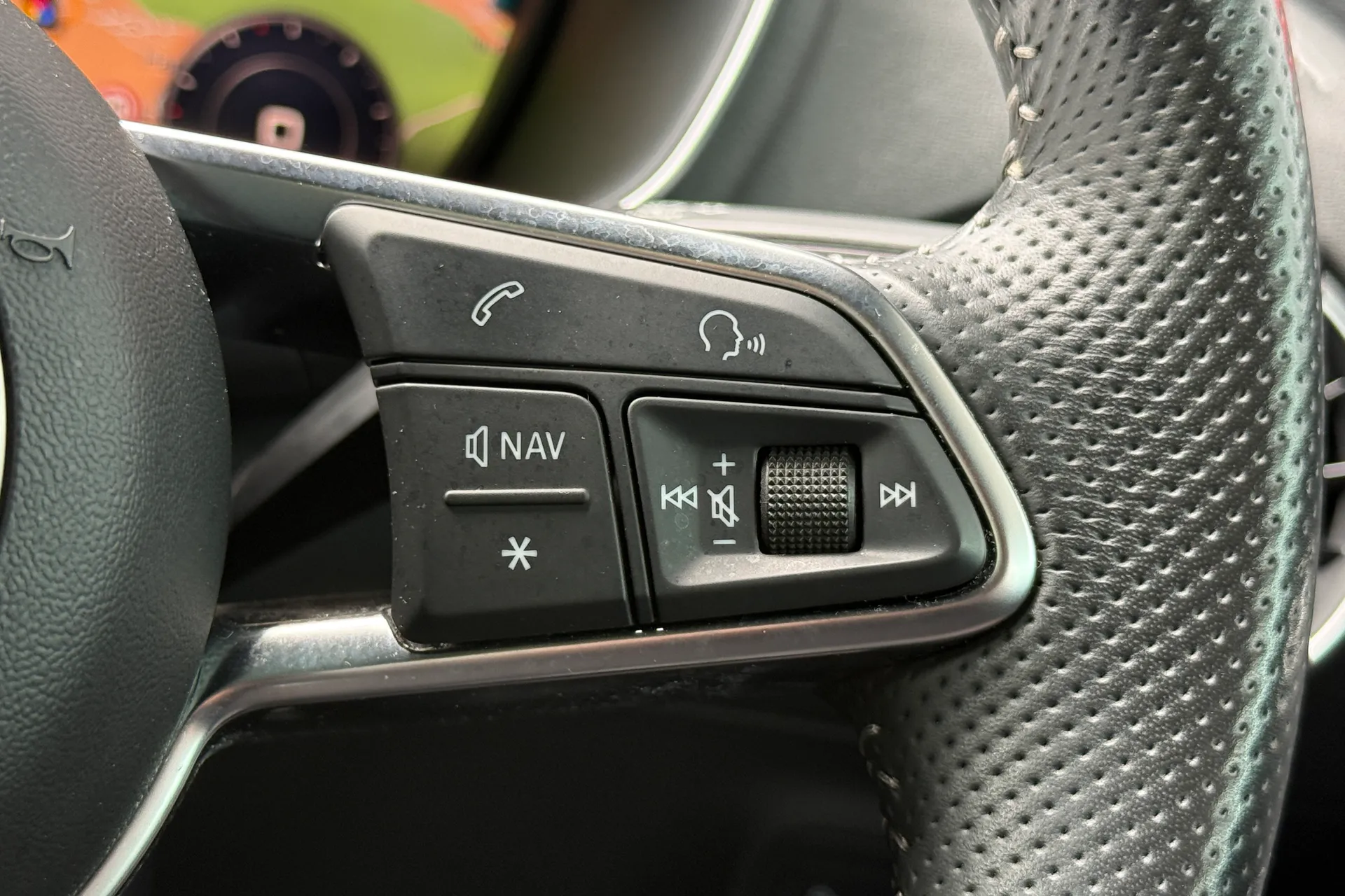 Audi TT thumbnail image number 13