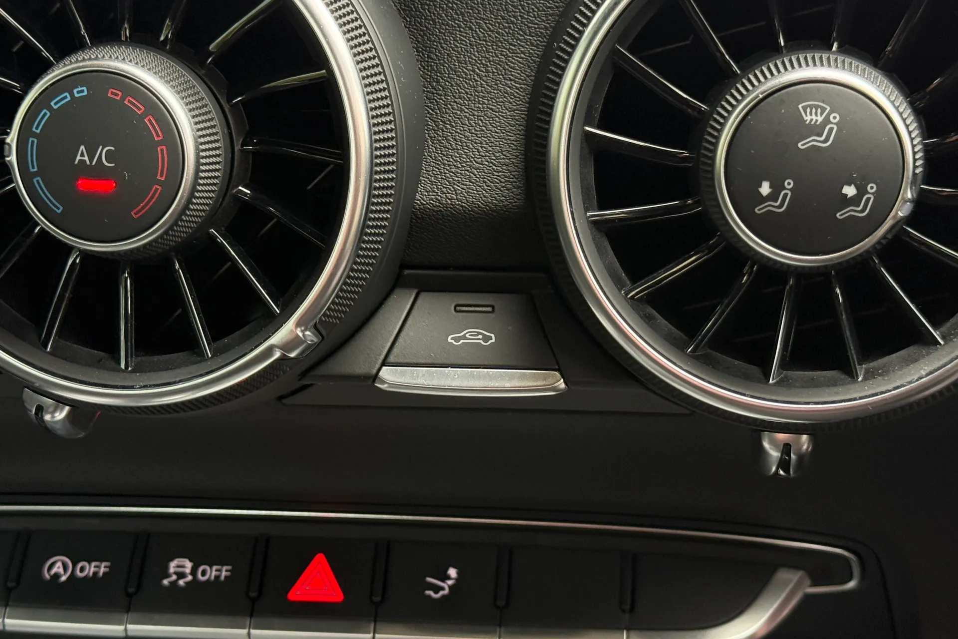 Audi TT thumbnail image number 59
