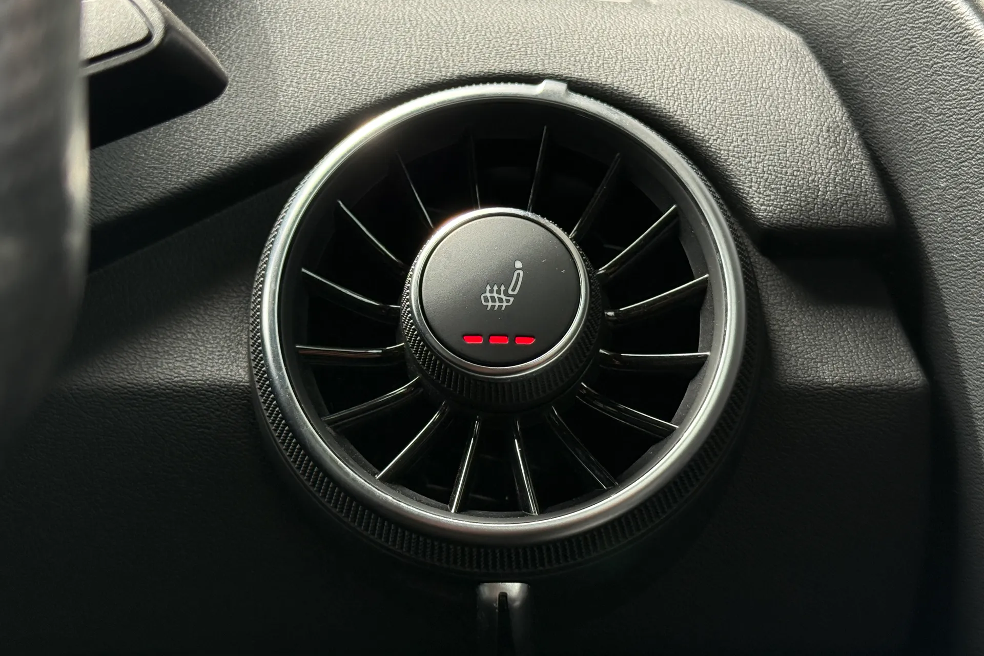 Audi TT thumbnail image number 5