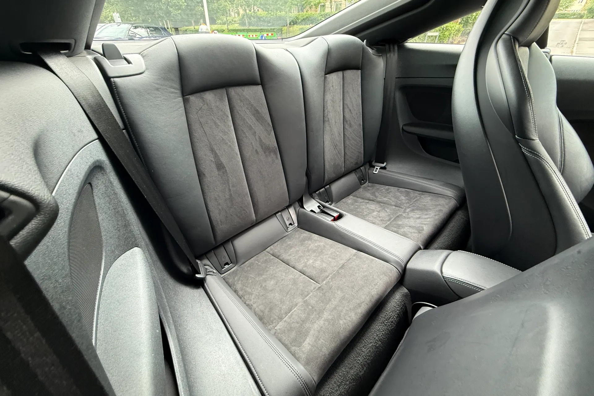 Audi TT thumbnail image number 35