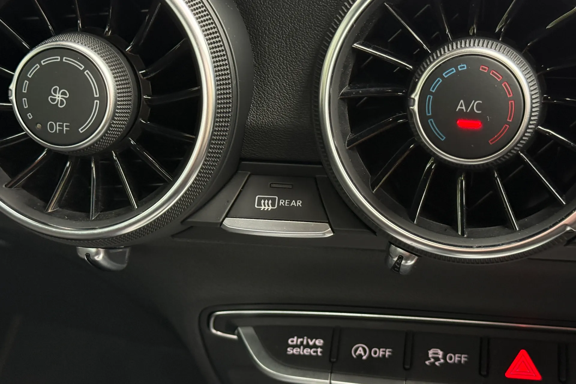 Audi TT thumbnail image number 60