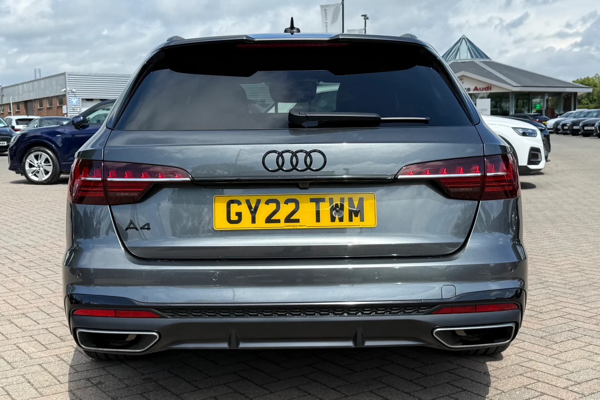 Audi A4 thumbnail image number 35