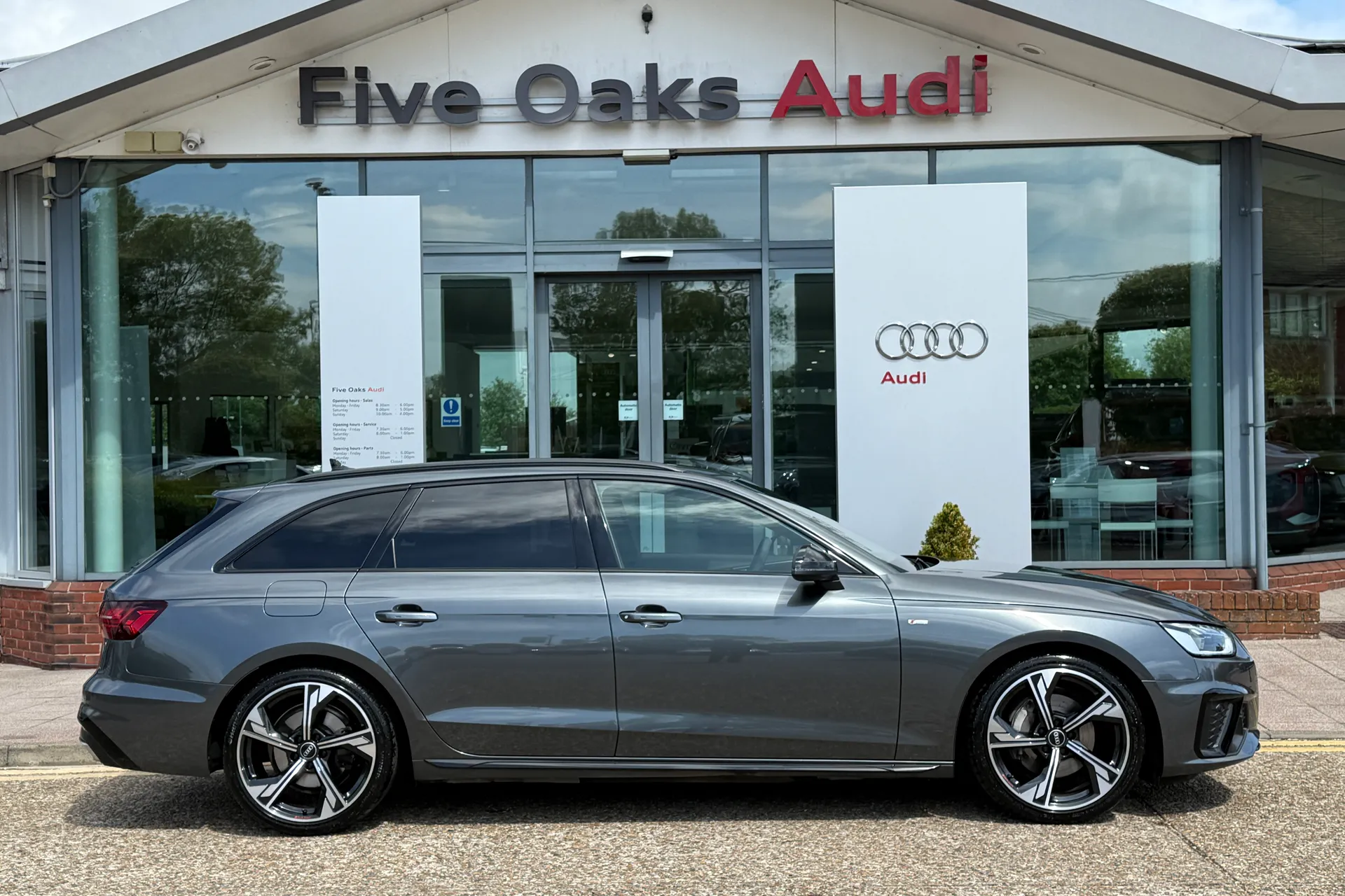 Audi A4 thumbnail image number 2