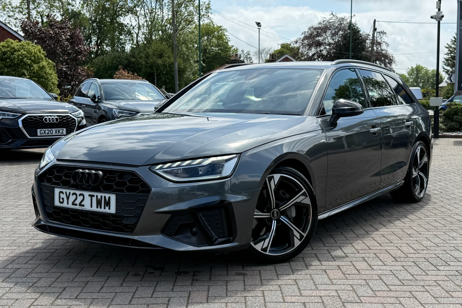Audi A4 thumbnail image number 28