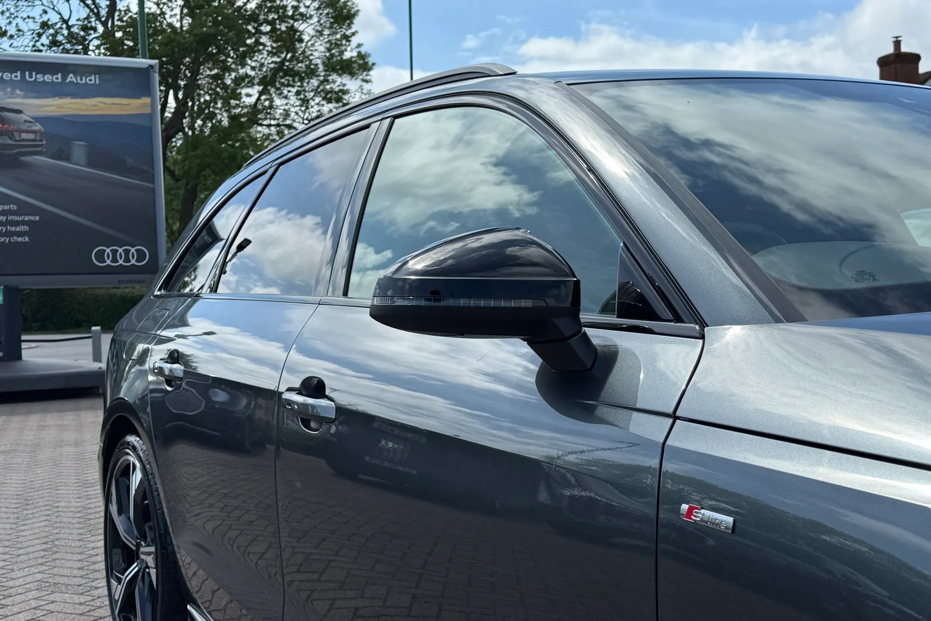 Audi A4 thumbnail image number 50
