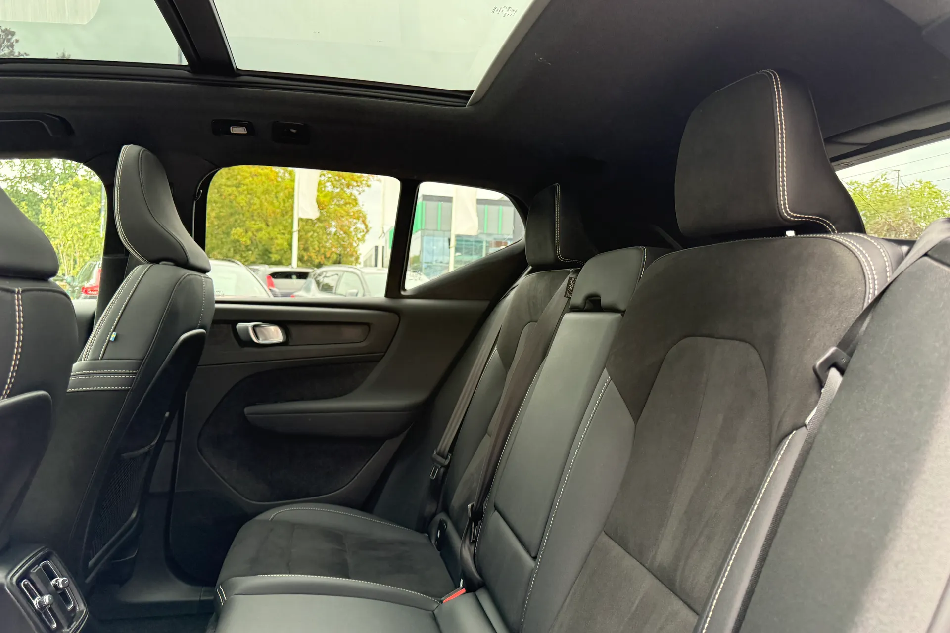 Volvo XC40 thumbnail image number 30