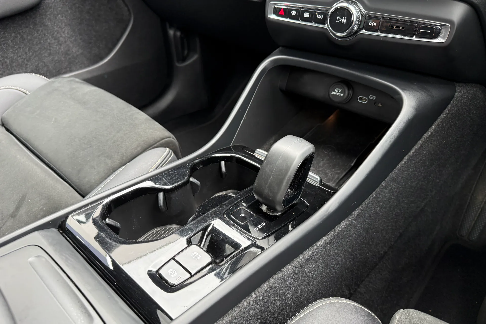 Volvo XC40 thumbnail image number 41
