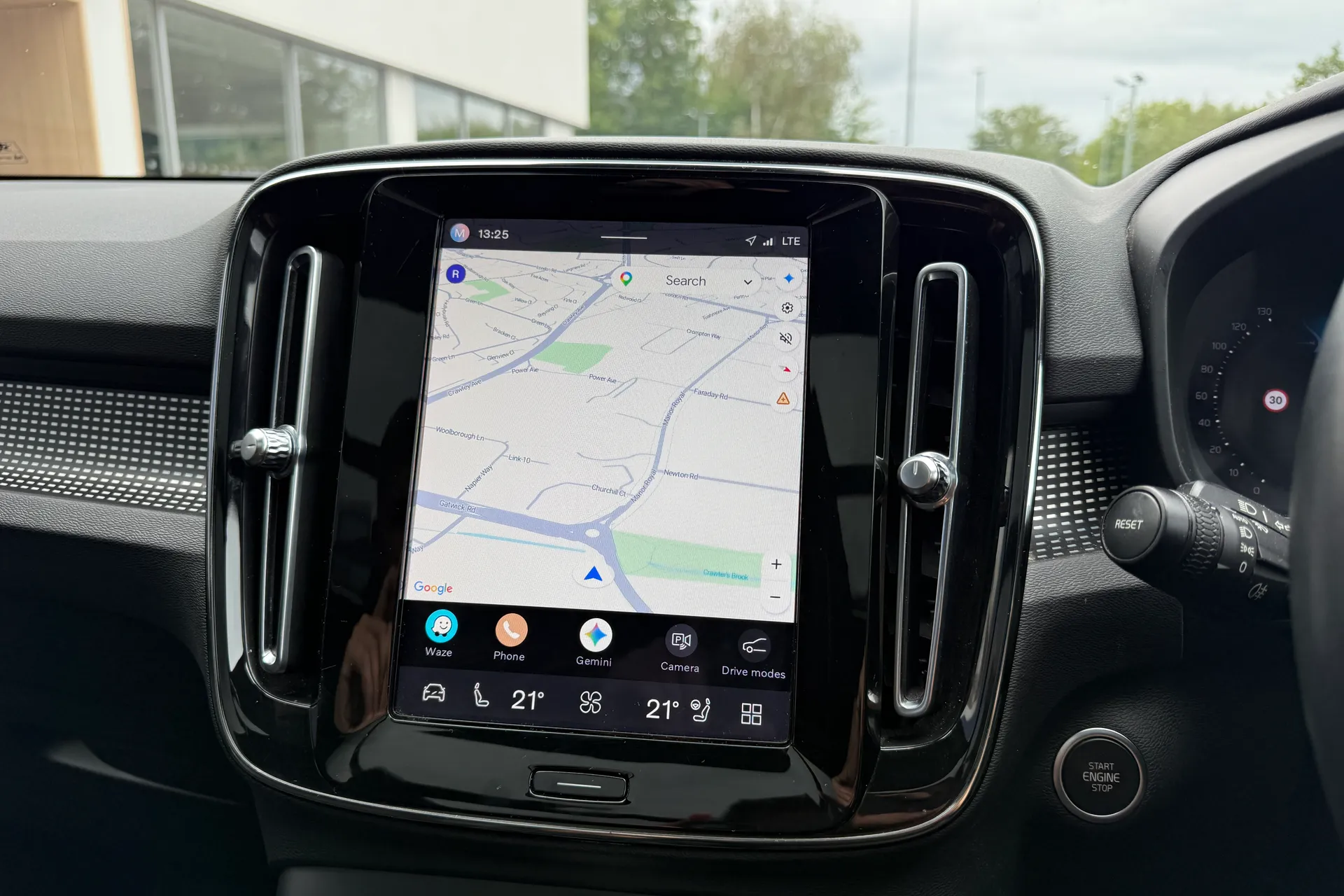 Volvo XC40 thumbnail image number 5