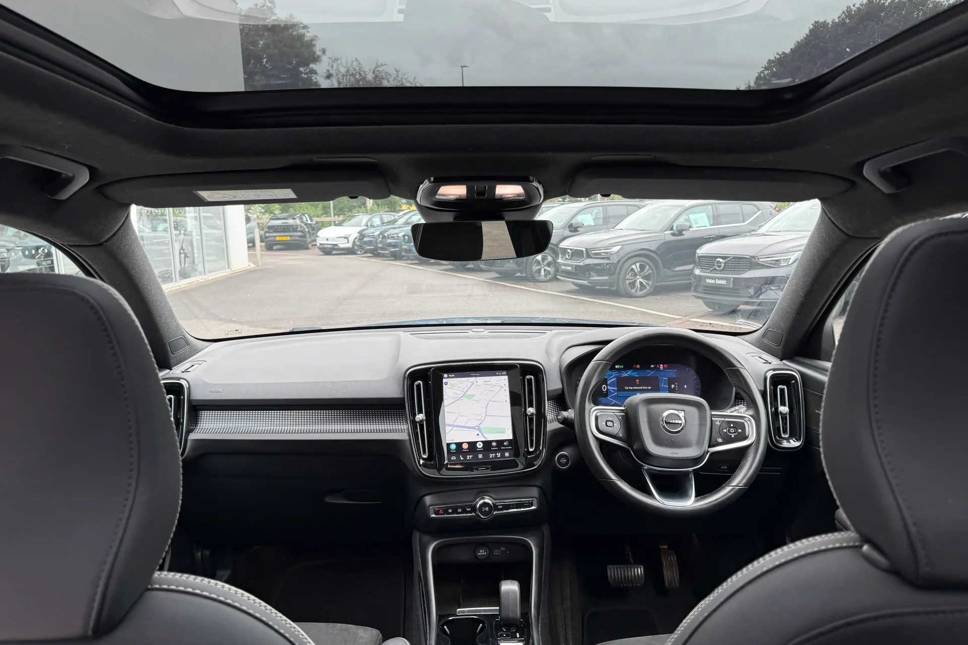 Volvo XC40 thumbnail image number 3