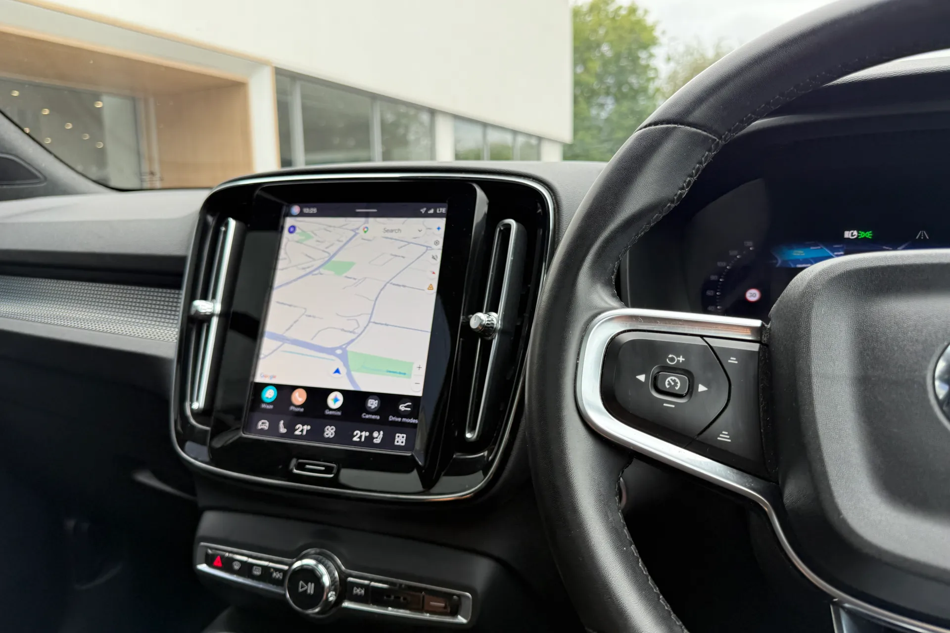 Volvo XC40 thumbnail image number 35
