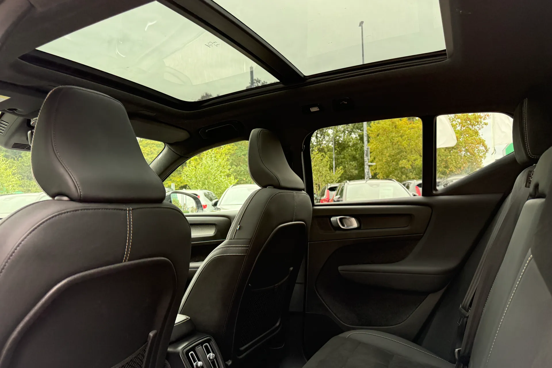 Volvo XC40 thumbnail image number 29
